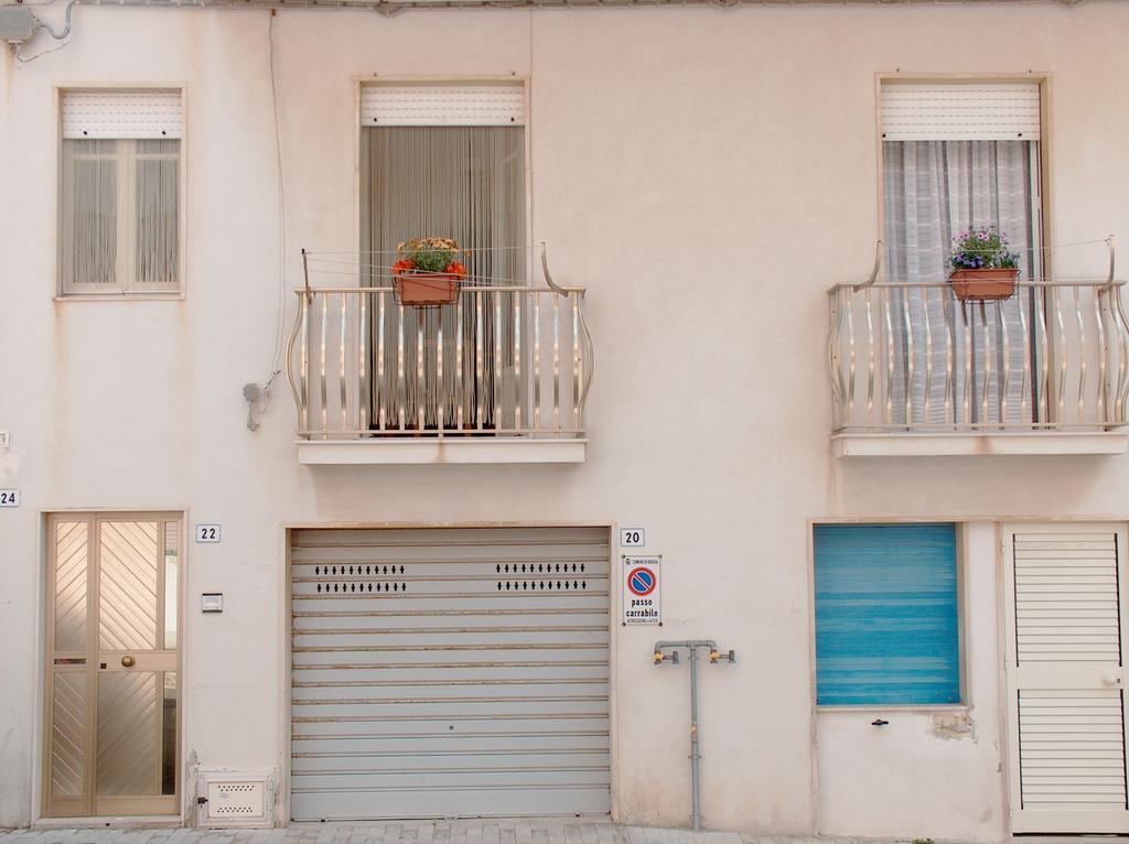 شقة Casa Del Tritone مارينا دي راغوزا المظهر الخارجي الصورة